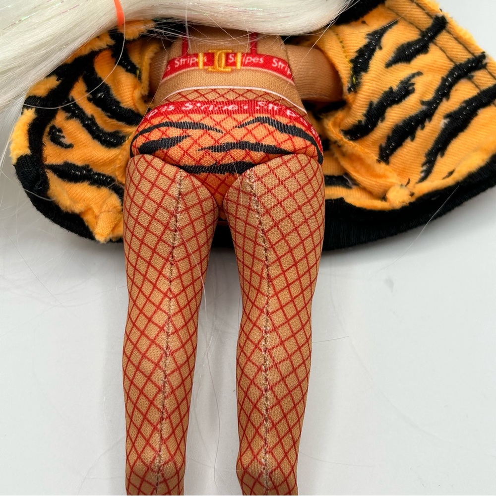 Na Na Na Surprise Lot of 2 Dolls Series 2 Tuesday Meow & Series 4 Bianca - Picture 15 of 16